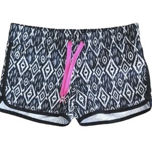 OLD NAVY SWIM COVER-UP SHORTS. BLACK & WHITE GEOMETRIC PATTERN/SIZ…